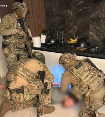 На Прикарпатті заґратовано рекетира, який вимагав у підприємця гроші та майно, - прокуратура