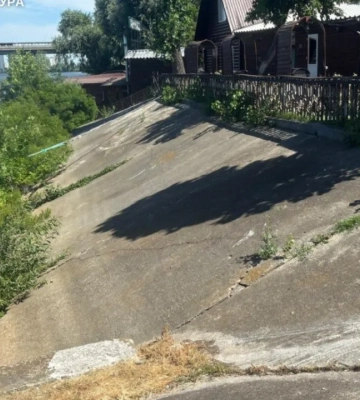 У Києві суд зобов’язав товариство знести комплекс на березі Дніпра