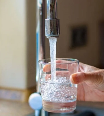 Промивка труб на Оболоні 7-8 квітня: де не можна буде вживати воду з-під крана