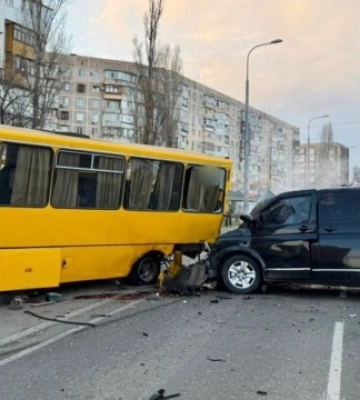 В Одессе смертельное ДТП: столкнулись микроавтобус и маршрутка, фото