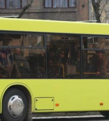 Увага пасажирам: на Науковій — ямковий ремонт: змінять рух громадського транспорту