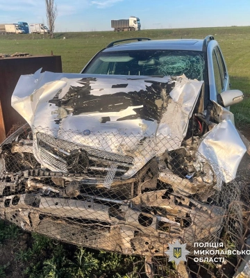 Поліція Миколаївщини встановлює обставини ДТП, внаслідок якої постраждали четверо людей