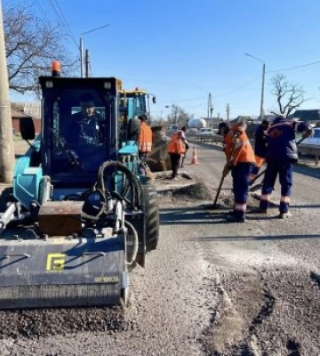 Дорожній ремонт у Миколаєві: де працює техніка КП «ЕЛУ Автодоріг»