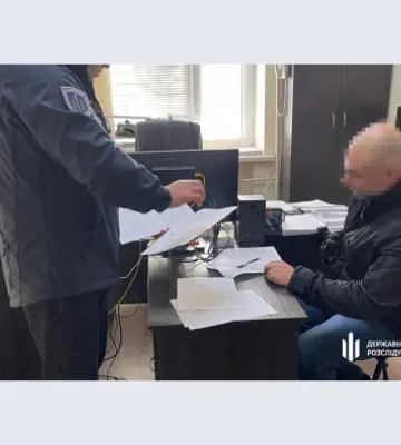 В Николаеве осудили правоохранителя, который сломал ребро адвокату