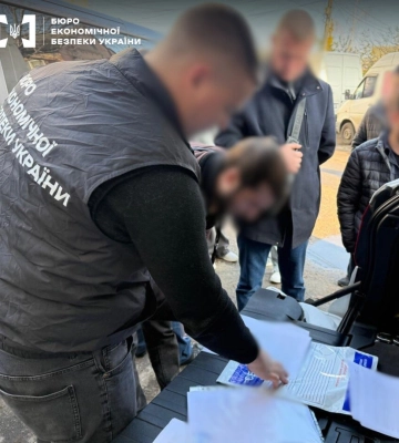 10 тисяч доларів за "закриття справи": в Одесі винесли вирок за підкуп детектива, - ФОТО, ВІДЕО