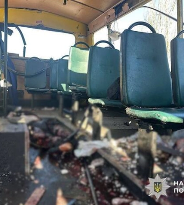 У Нікополі зросла кількість жертв удару дрона по автобусу (, )