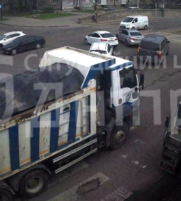 Затор на довго: у Дніпрі ремонт дороги паралізував рух