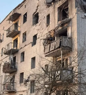 Россияне обстреляли Сумскую область авиабомбами: поврежден дом, есть жертвы
