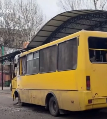 Россия сбросила взрывчатку на маршрутку в Херсоне, ранены семь человек