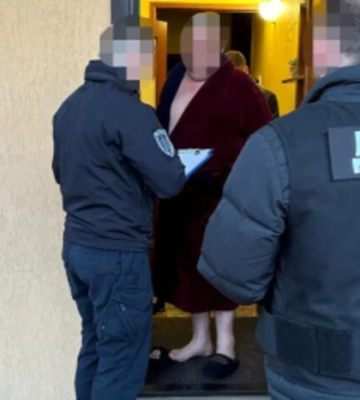 «Знімав із розшуку» за $10 тис.: ДБР викрило схему на Хмельниччині