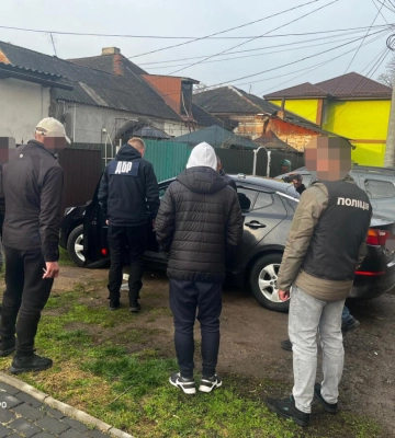 На Черкащині викрили військового дисциплінарного батальйону, який вимагав $12 тисяч за «непридатність»