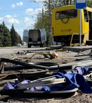 Війська РФ вдруге за день вдарили по автобусу на Нікопольщині, поранені 5 людей – влада