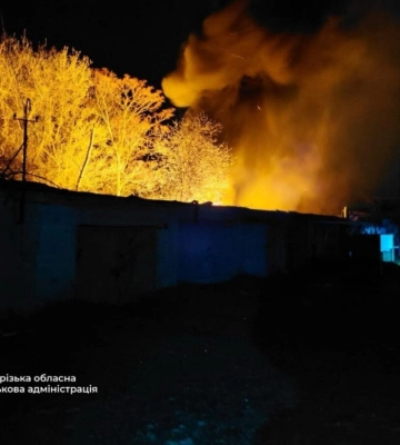 Вночі ворог атакував Запоріжжя: загинула людина, є поранена