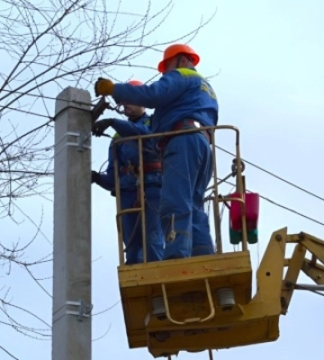 Внаслідок ворожої атаки на Балабине знеструмлені 4,5 тисячі споживачів у 2 населених пунктах
