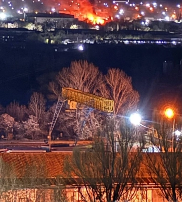 В Луганске и Крыму масштабные пожары после атаки