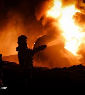 Рашисти атакували НПЗ у Мерефі на Харківщині: постраждалих немає