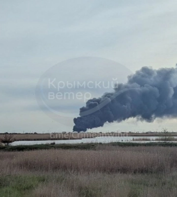 В Луганске и Крыму масштабные пожары после атаки