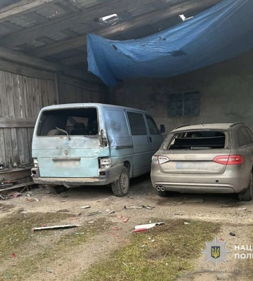 Пошкоджені вантажні та легкові автомобілі: війська РФ безпілотниками вдарили по Корюківському та Чернігівському районах