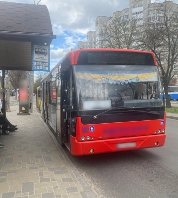 Водій автобуса в Черкасах був позбавлений права керування. Його викрили патрульні