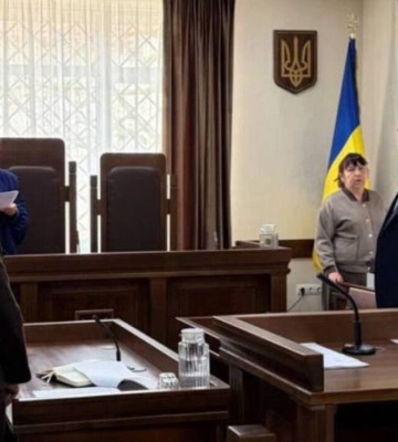 За $1000 здала «в оренду» своїх дітей для жебракування: на Закарпатті жінці повідомили про підозру