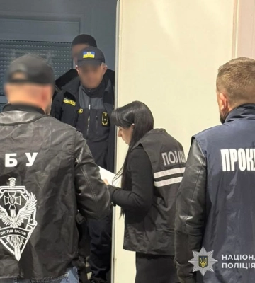 На Львівщині митник «заробляв» на незаконному вивезенні валюти