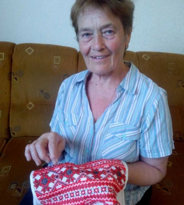 Пів століття присвятила медицині, а все життя — творчості: історія волинської вишивальниці