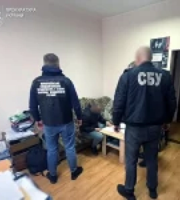 500 доларів за “зняття з розшуку”: у Миколаєві ТЦК “малював” ухилянтів у базі