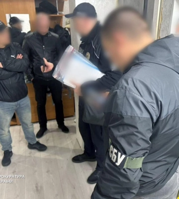 500 доларів за “зняття з розшуку”: у Миколаєві ТЦК “малював” ухилянтів у базі