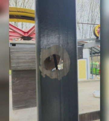 Через обстріл у Центральному парку в Харкові пошкоджений атракціон
