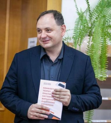 Мер Івано-Франківська порадив батькам "бити дітей через підриви петард": як він пояснив сказане