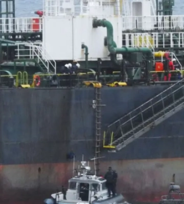 Швеція затримала підсанкційний танкер через розлив нафти в Балтійському морі