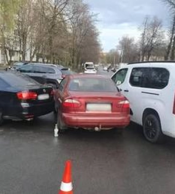 На вулиці Шевченка у Полтаві зіткнулися три автомобілі