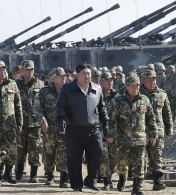 Північна Корея випробувала касетну балістичну ракету та вуглецеву бомбу