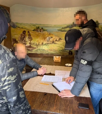 $100 тис. за демонтаж колії. Високопосадовця «Укрзалізниці» викрито на корупції