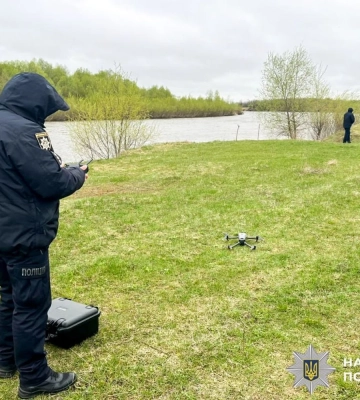 Дрони, човни та водолази: на Рівненщині продовжують шукати зниклого хлопчика