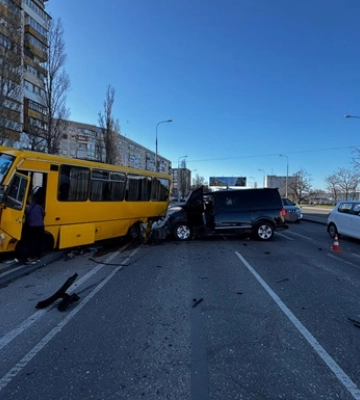 Смертельна ДТП з маршруткою в Одесі: військовому повідомили про підозру та відправили під варту