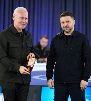 Зеленский вручил орден Терехову и награду «Город-герой» Купянску (видео)