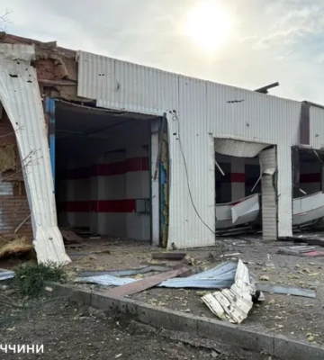 На Донеччині через російський обстріл пошкоджена пожежна частина