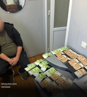  2 тисячі євро за уникнення відповідальності – на Закарпатті затримано солдата у СЗЧ за спробу підкупу посадовця