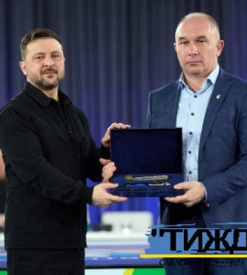 Дякую за відповідальність і роботу: Президент України вручив державну відзнаку Тростянецькій громаді