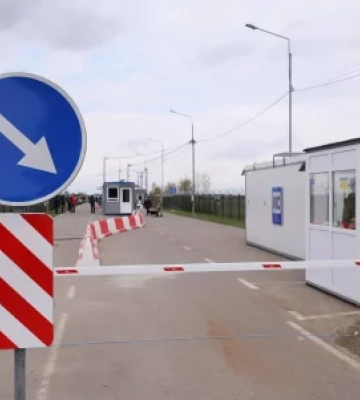 Нові правила перетину кордону на КПП Тиса Закарпаття: чому з 10 квітня пасажирів розвертають назад