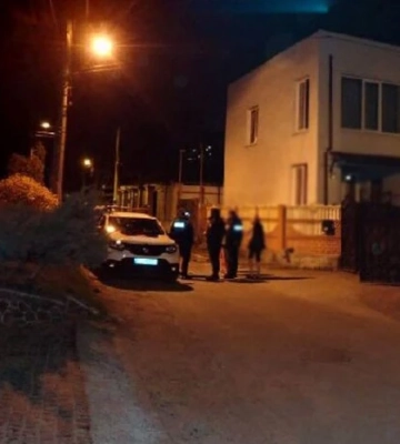 Стрілянина у Святошині: киянин поранив знайому під час сварки на вулиці