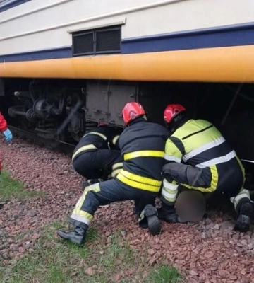 У Святошинському районі під колесами потяга загинув чоловік