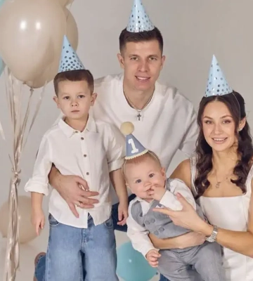 Атмосферно. Дружина Піхальонка поділилася милим особистим фото чоловіка з синами