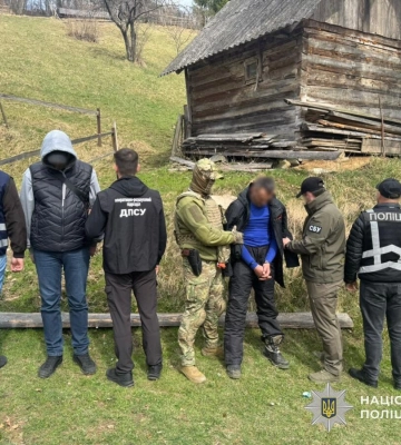 На Закарпатті двоє військових у СЗЧ організували схему незаконного виїзду за кордон
