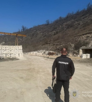 На Одещині викрили незаконний видобуток вапняку: сімом фігурантам повідомили про підозру