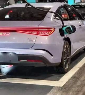 BYD обещает революцию: 500 км запаса хода всего за 5 минут зарядки, однако BMW выбрала другой подход