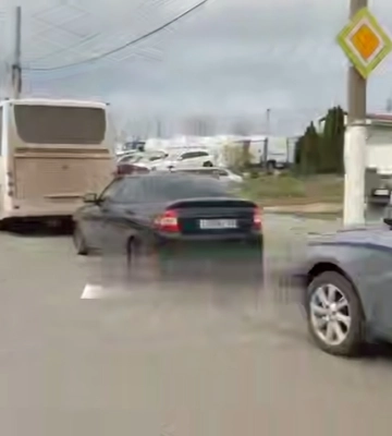 В окупованому Мелітополі повний колапс: немає світла, проблеми з водою та величезні черги на АЗС
