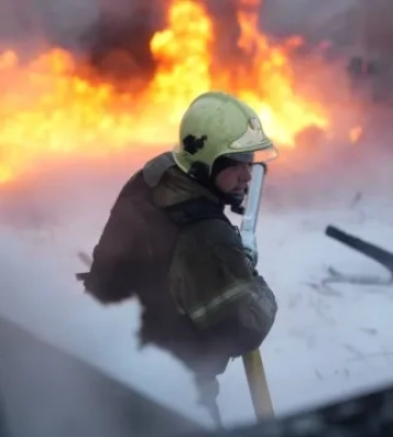 Росіяни атакували портову інфраструктуру на Одещині, є влучання в резервуар – ОВА