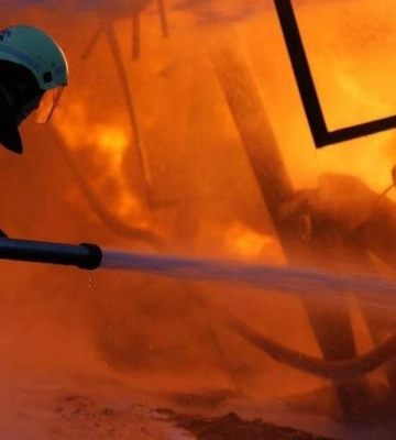 Росіяни атакували портову інфраструктуру на Одещині, є влучання в резервуар – ОВА